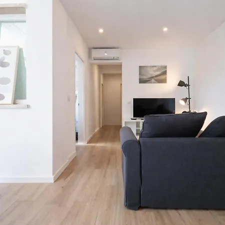 2 Bedroom Flat With Ac And Elevator Lisboa